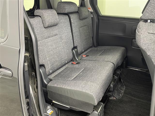 【運転席】座り心地が良いシートなので長時間の運転でも快適にお過ごしいただけます。新品のフロアマットのご注文も可能です。掲載箇所以外にご希望の写真がございましたらお気軽にお問い合わせ下さい。