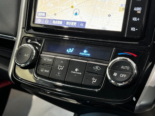 オートエアコンが搭載されていますので車内を快適な温度に保つことが出来ます！！