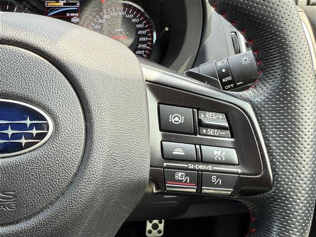 納車前に内外装のクリーニングをいたします。各種コーティング（別途有料）もご用意しておりますので、是非ご相談ください。