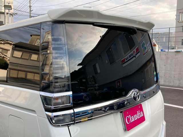 煌耀翔 トヨタ ヴォクシー 2.0 ZS 煌III 4WD 2020年 3.5万キロ (青森県