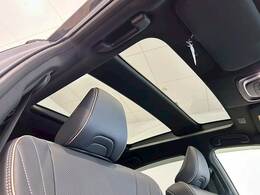 【サンルーフ】希少な大人気メーカーオプション。開放感溢れる車内を演出します☆