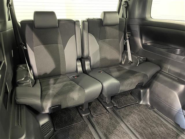 【3列目シート】店舗にて現車の確認も頂けますので、お電話で在庫をご確認の上是非、ご来店くださいませ！！！後席モニター/フリップダウンモニターの取付も承っております♪