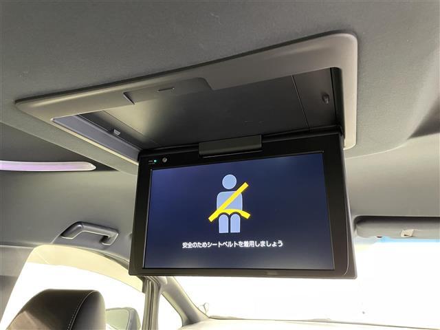 【フリップダウンモニター】天井にはフリップダウンモニターも装備されております♪お子様など、ロングドライブでも退屈せず楽しくお過ごしいただけます。