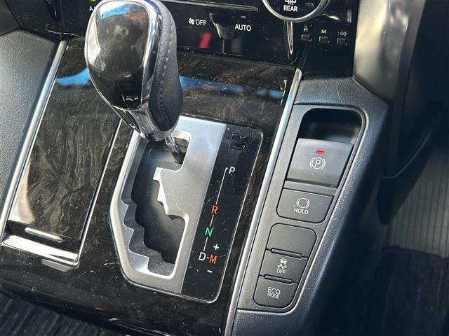 【　シフト　】シフトも操作しやすく快適なドライブを楽しんでいただけます♪