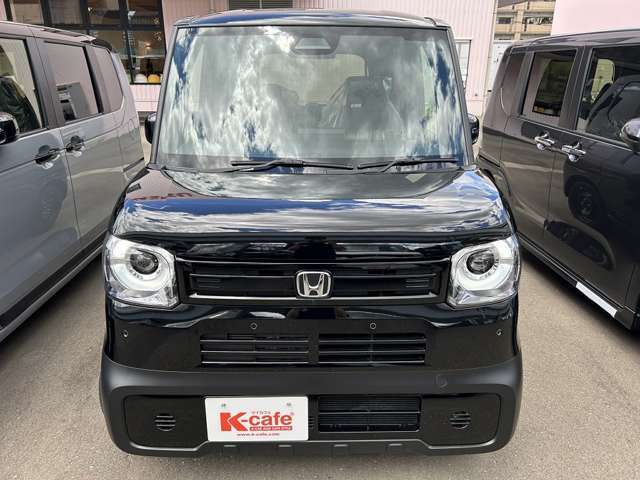ケイカフェはオールメーカーのお車を取り揃えておりますので、1度のご来場でオールメーカーのお車を実際に見て比べていただくことが出来ます。試乗車も多数ご用意しておりますので、楽しく乗り比べしましょう！