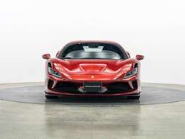 ボディカラーはRosso Fiorano