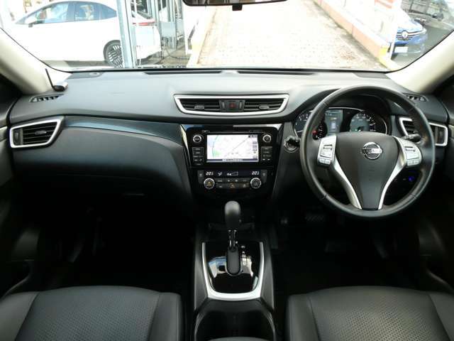 運転席からの視界が広く、隅々まではっきり見渡せます☆