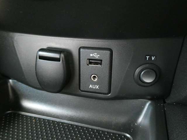 USB端子・AUX端子