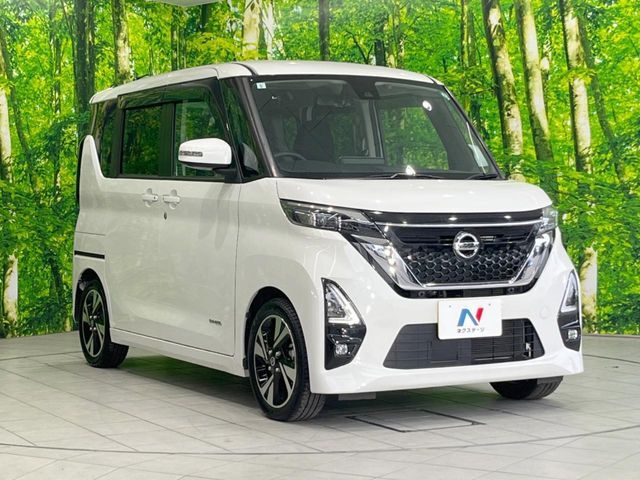 大好評のボディコーティング「弾スプラッシュコート」もご納車までに施工可能。通常のガラスコートと異なる、耐久年数6年の無機質ガラスコーティングが、ボディをキレイな状態に保ってくれます。