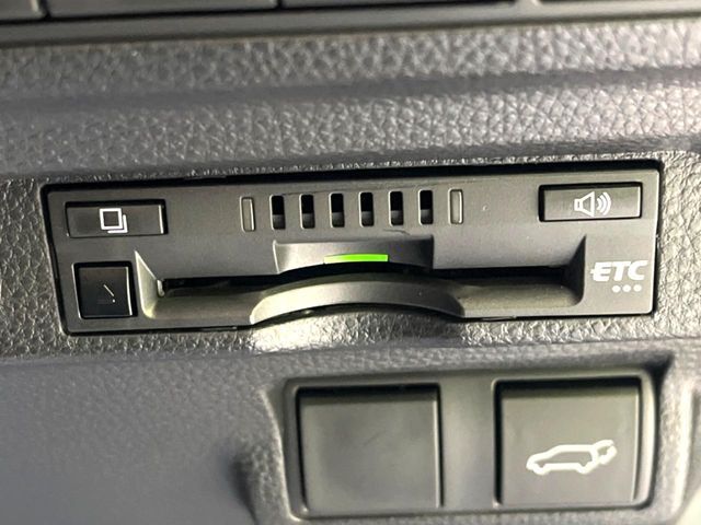 【ETC】高速道路の料金所をストレスなく通過！話題のスポットやサービスエリアに多い「スマートIC」利用時は必須のアイテムです。当店でセットアップを実施、ご納車当日からすぐにご利用いただけます！