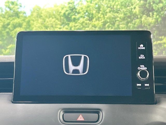 【メーカー純正ナビ】インテリアに溶け込むスタイリッシュな「専用設計」メーカーナビを装備♪視認性や操作性など基本性能にも優れ、より上質なカーライフをお楽しみいただけます。