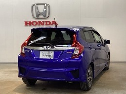 Honda認定中古車 U-Selectは3つの安心をお約束します。　1　Hondaのプロが整備した安心。 2　第三者機関がチェックした安心。　3　購入後もHondaが保証する安心。