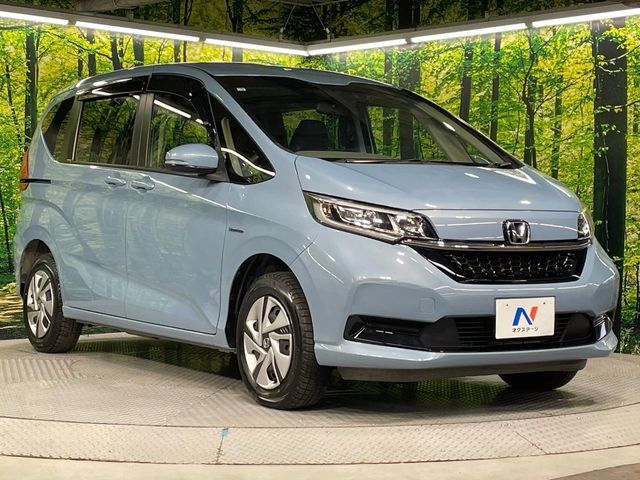 大好評のボディコーティング「弾スプラッシュコート」もご納車までに施工可能。通常のガラスコートと異なる、耐久年数6年の無機質ガラスコーティングが、ボディをキレイな状態に保ってくれます。