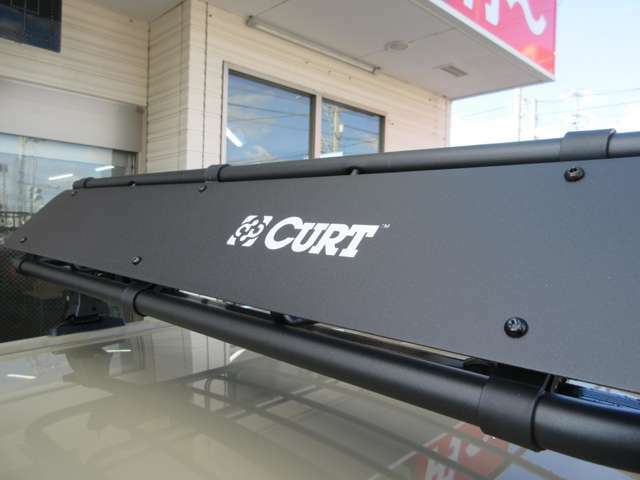 CURT製ルーフラック付き