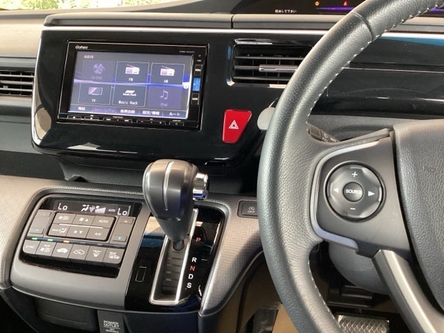 ホンダ純正メモリーナビ搭載ですので、遠距離へのお出かけもお任せ下さい。
