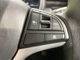 【アダプティブクルーズコントロール】高速道路での長距離走行が楽に！！自動で速度を保つクルーズコントロールが、衝突軽減システムと連携し、前方の車両を感知して車間を保つように速度調節してくれます！！