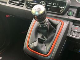 【フロア6速MT】走りの6速MT！！スポーティーな走行をお楽しみいただけます♪