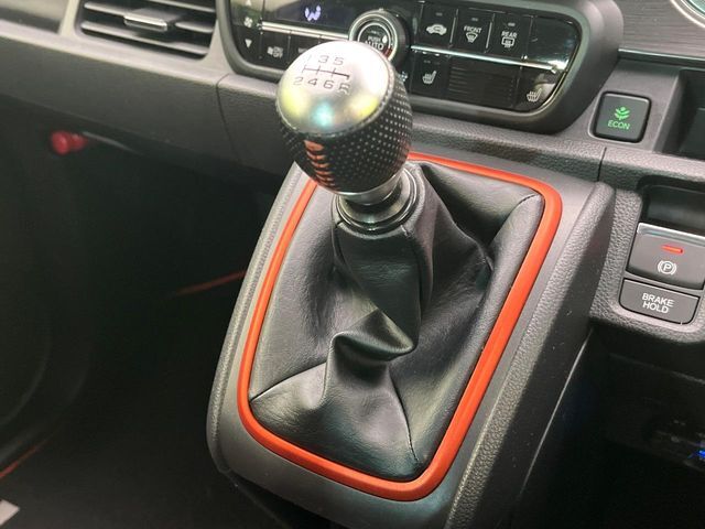 【フロア6速MT】走りの6速MT！！スポーティーな走行をお楽しみいただけます♪