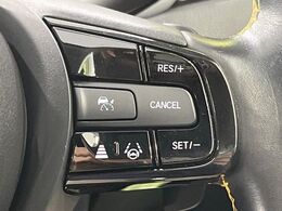 【アダプティブクルーズコントロール】高速道路での長距離走行が楽に！！自動で速度を保つクルーズコントロールが、衝突軽減システムと連携し、前方の車両を感知して車間を保つように速度調節してくれます！！