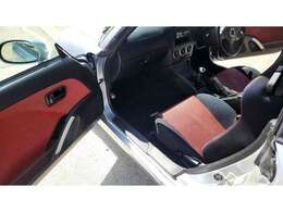 当店のお車をご覧いただきましてありがとうございます。お車についてのご質問やお見積りのご依頼、ご購入にあたってのご相談などお気軽にお問い合わせ下さい！