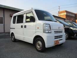 車検整備時に、エンジンオイル、オイルエレメント、バッテリー、ワイパーゴム、エアコンフィルターを交換します。