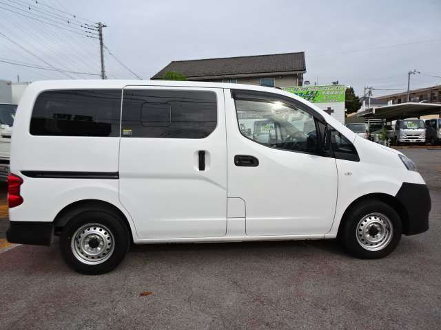 昭和43年創業！　新車・中古車商用車専門店！　民間車検工場併設！　鈑金塗装自社工場トラック架装自社工場！　冷凍車製造販売！　キャンピングカー・移動販売車・キッチンカーまで幅広くラインアップしてます！