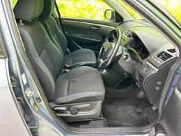 「この車の写真をもっと見たい」「状態が気になる」「この装備はついている？」どんな小さな疑問でもお気軽にお問い合わせください！