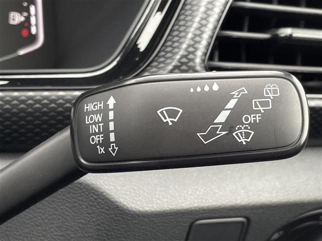 ご遠方の場合でも、下取り車両の金額を概算でお出しすることは可能でございます。車検証をお手元に、走行距離をご確認の上お問い合わせくださいませ。