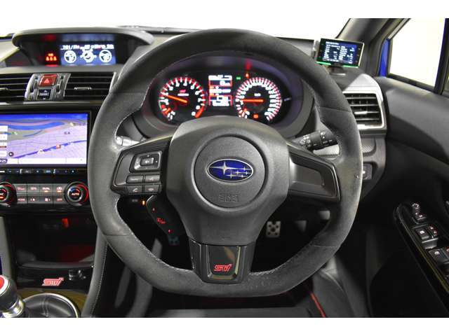 3ヶ月 / 6,000km 保証をベースに、より細やかな『12ヶ月 走行距離無制限有償保証 』 をご用意しております。遠方各地にございます全国の『 BUBU MITSUOKA 』グループまたは、各ディーラーにてサポート致します。