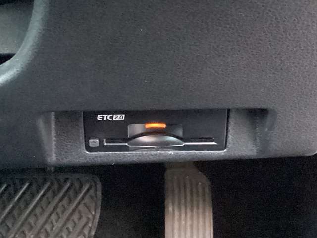 ここに　ETC2.0付いております。高速道路の料金所もスイスイ♪　ETCカードの申し込みは日産カードがおすすめ！！！「安心」「おトク」「便利」で皆さまのカーライフをサポートする特典満載のカードです。