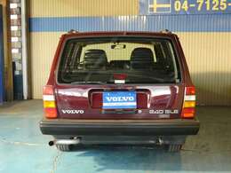 リアまわりもキレイな車輛です。