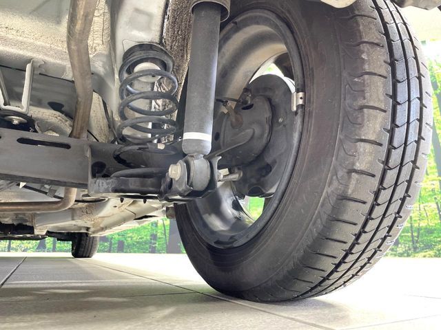 お車を安心してお乗りいただく為には、足回りの定期点検が欠かせません。サービスサポート（有償保証）では無料点検もご提供しており、安心のカーライフをお過ごしいただけるサポート体制が整っています。