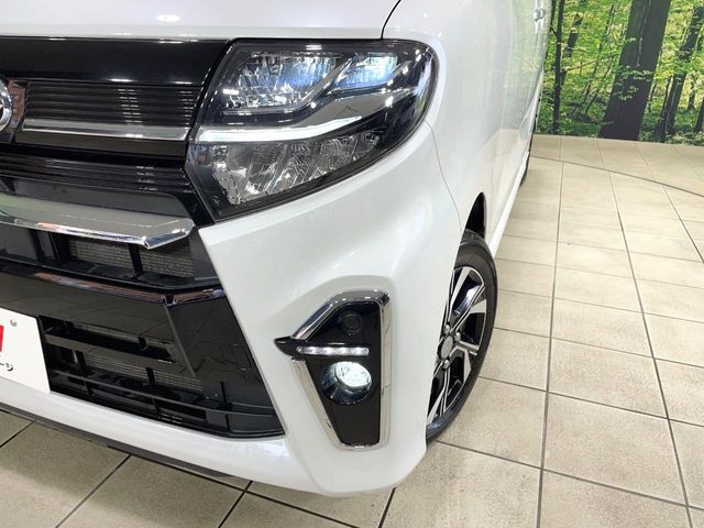 【LEDヘッドライト】悪天候や夜間走行時も良好な視界を確保し安心して運転できる高輝度LEDヘッドライトを装備！点灯速度が早く、消費電力も抑えられています。