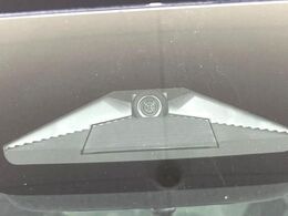 【ホンダセンシング】走行中に前方の車両等を認識し、衝突しそうな時は警報とブレーキで衝突回避と被害軽減をアシスト。より安全にドライブをお楽しみいただけます。