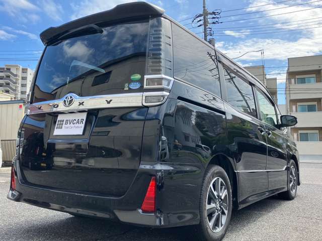 ★183号線沿い★当店は国道183号線沿いにございます！大通りに面しております！目の前にはバス停「西原」もございますので、お気軽にご来店ください(^^♪ニコニコレンタカーの看板が目印です！