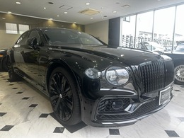 『スピード』は、1929年と30年と、つづけてルマン24時間レースで優勝したのが「スピードシックス」からくるサブネーム。2000年代に復活されたラインナップ中、ハイパフォーマンスバージョンを意味している。