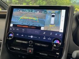 【パノラミックビューモニター】専用のカメラにより、上から見下ろしたような視点で360度クルマの周囲を確認することができます☆死角部分も確認しやすく、狭い場所での切り返しや駐車もスムーズに行えます。