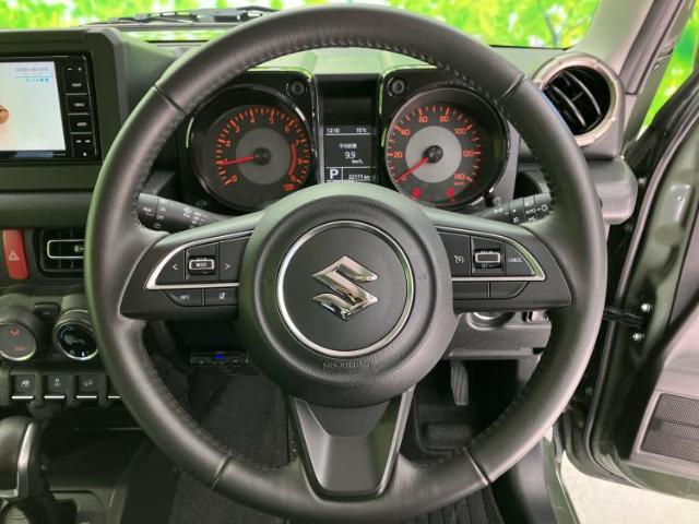 WECARSの展示場では実際に見て、触ってお車をお選びいただけます！知識の豊富な営業スタッフが様々なカーライフをご提案いたします！