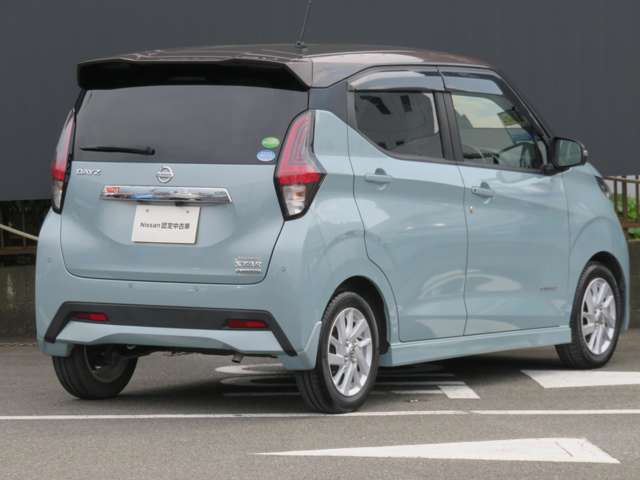 全国共通の日産ワイド保証が1年付きます。エンジン、トランスミッション、エアコンの不調なども日本全国の日産で対応できます。また、有料で3年間まで延長できますよ。
