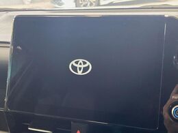 【10.5インチ　ディスプレイオーディオ】大画面のディスプレイはAppleCarPlayやAndroidAutoが利用可能。大きな画面でスマホナビアプリ等が利用いただけます♪