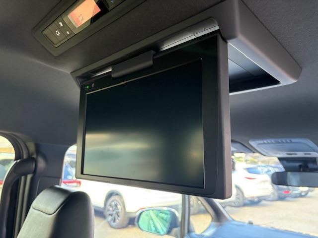 【後部座席操作部】『後部座席周辺の装備』の画像になります。写真の内容に関してご不明点、ご質問等がございましたらお気軽にガリバー店舗までお問い合わせください。