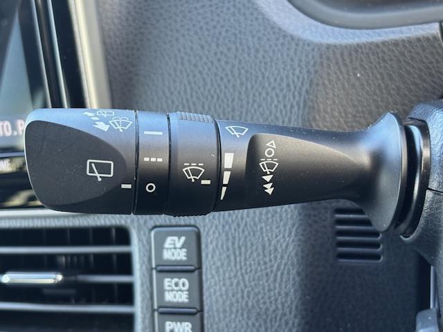 【エアコン】『エアコン装備』の画像になります。暑い夏でも寒い冬でも、車内に快適な空気を届けるので、いつでも快適な車内空間を創り上げます！