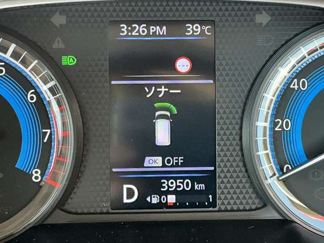 前後のソナーで障害物を検知して踏み間違い防止します
