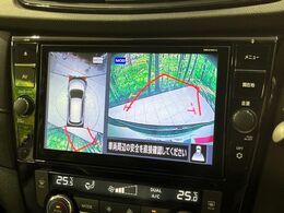 【アラウンドビューモニター】専用のカメラにより、上から見下ろしたような視点で360度クルマの周囲を確認することができます☆死角部分も確認しやすく、狭い場所での切り返しや駐車もスムーズに行えます。