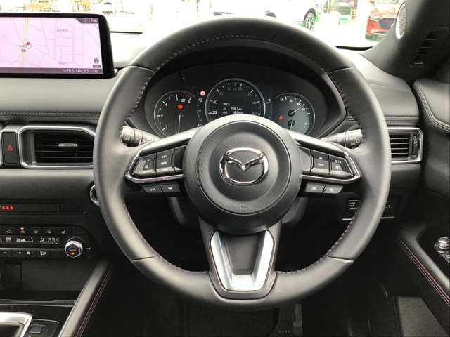 マツダレーダークルーズコントロールも付いて長距離運転も楽々です。