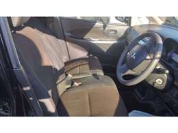 中古車の一般的な保証は、エンジンやミッションなどの主要箇所しか保証対象にならないのですが、当店ではあきらかな故障はすべて保証対応致します。【ナビ、オーディオ、消耗部品、経年劣化は保証対象外】