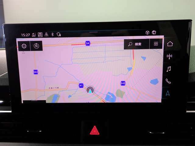 純正MMIナビゲーションシステム、Audi　connect、アウディサウンドシステム、ハンズフリー　（Bluetooth）搭載