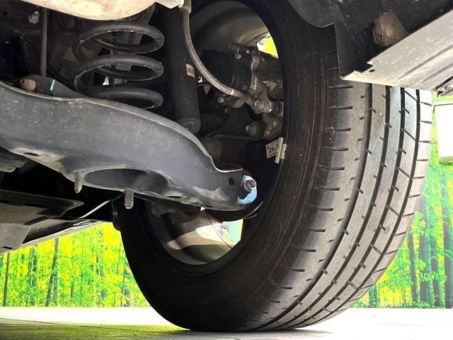お車を安心してお乗りいただく為には、足回りの定期点検が欠かせません。サービスサポート（有償保証）では無料点検もご提供しており、安心のカーライフをお過ごしいただけるサポート体制が整っています。