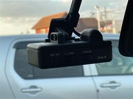 【ドライブレコーダー】映像・音声などの運転中の記録を残します。事故などを起こした起こされた時の証拠になりえますので、もしも時でも安心ですね。