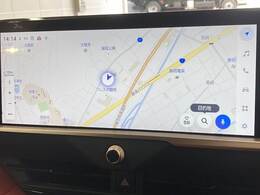 【純正12.3インチナビ】一体感のあるナビは、高級感ある車内を演出してくれます。Bluetooth再生などオーディオ機能も充実しておりますので、運転もより楽しめます♪
